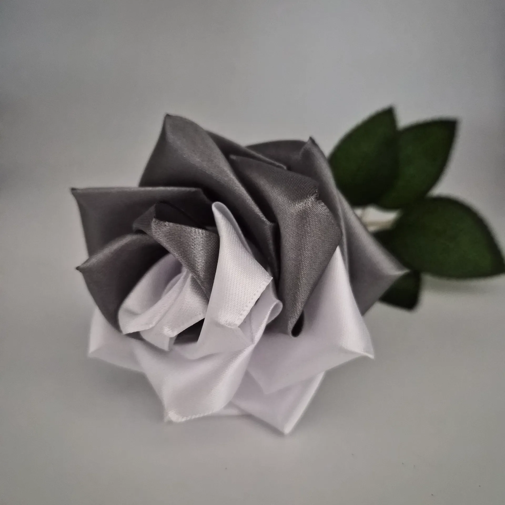 Rose Carambar Mini : Grise & Blanche 